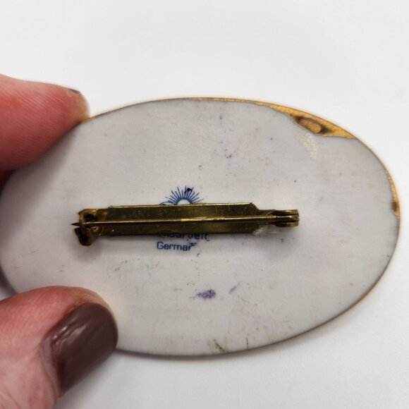 1940s Hand Painted Porcelain Rose Brooch Germany Pink Floral Gold Trim Antique - Picture 4 of 4